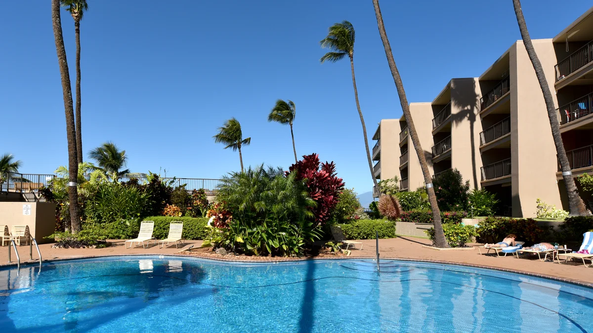 .Hale Ono Loa 102