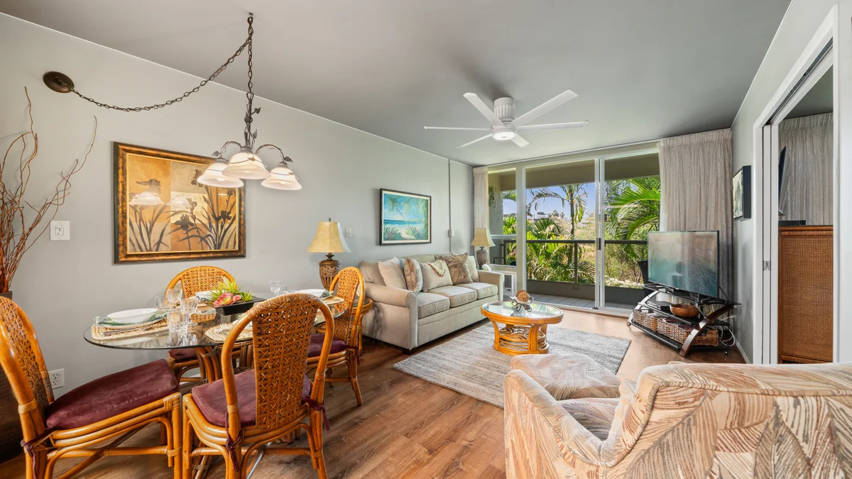 Maui Banyan H207