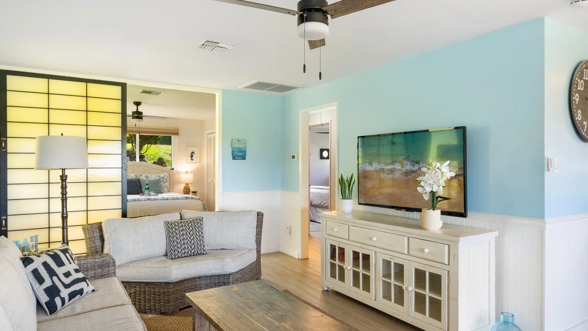 International Colony Club 30