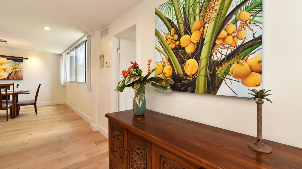 Royal Kahana 301