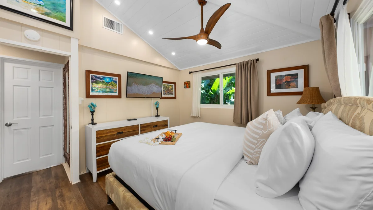 International Colony Club 22