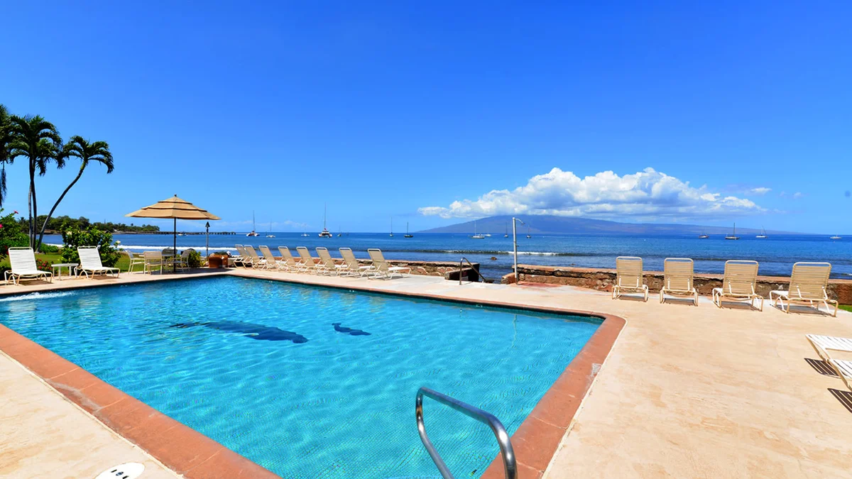 Lahaina Roads 209