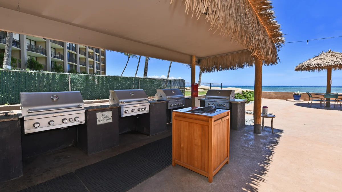Royal Kahana 104