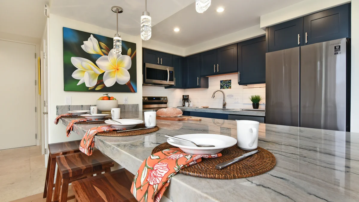 Royal Kahana 301