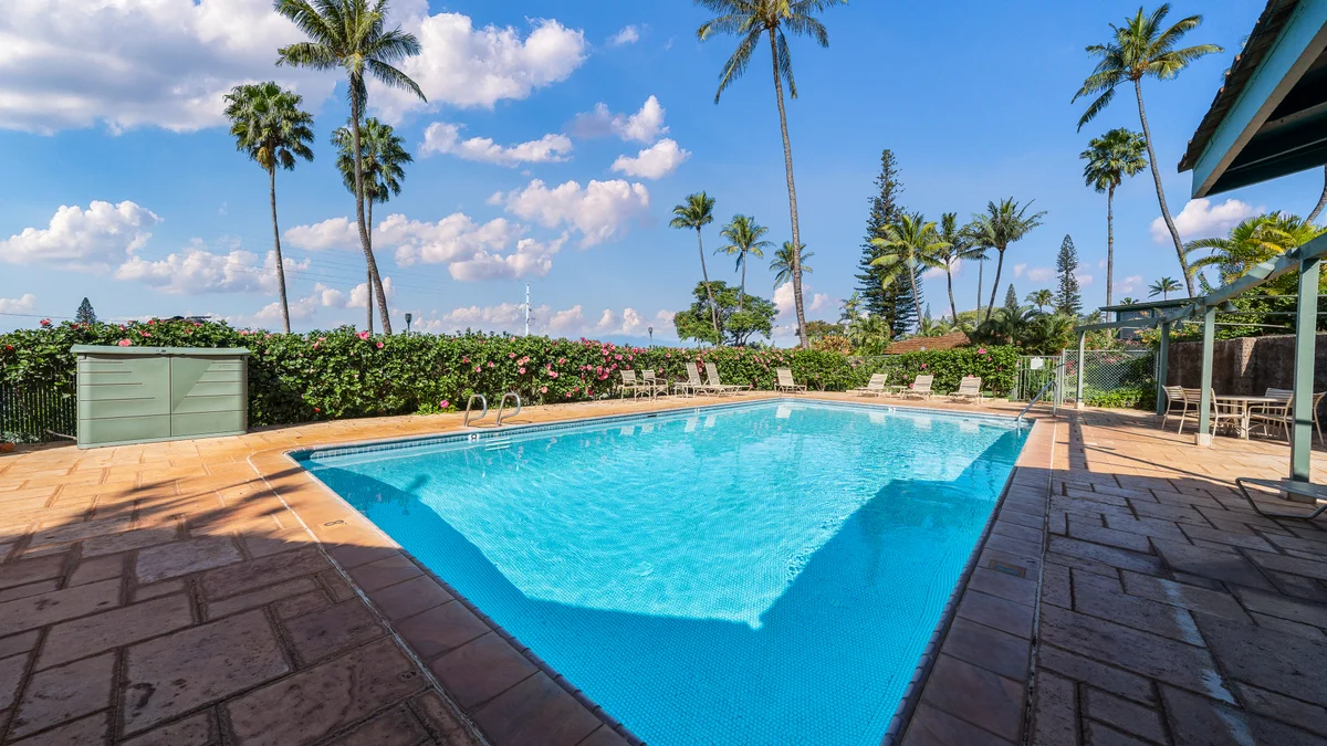 International Colony Club 30