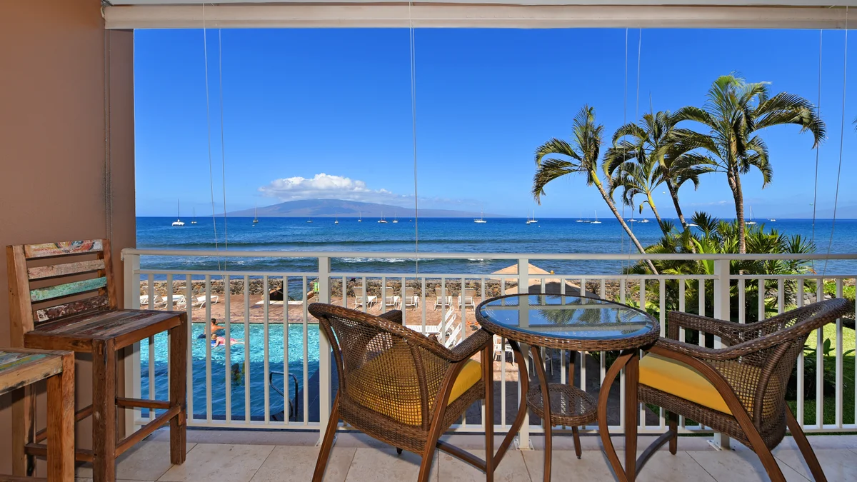 Lahaina Roads 209