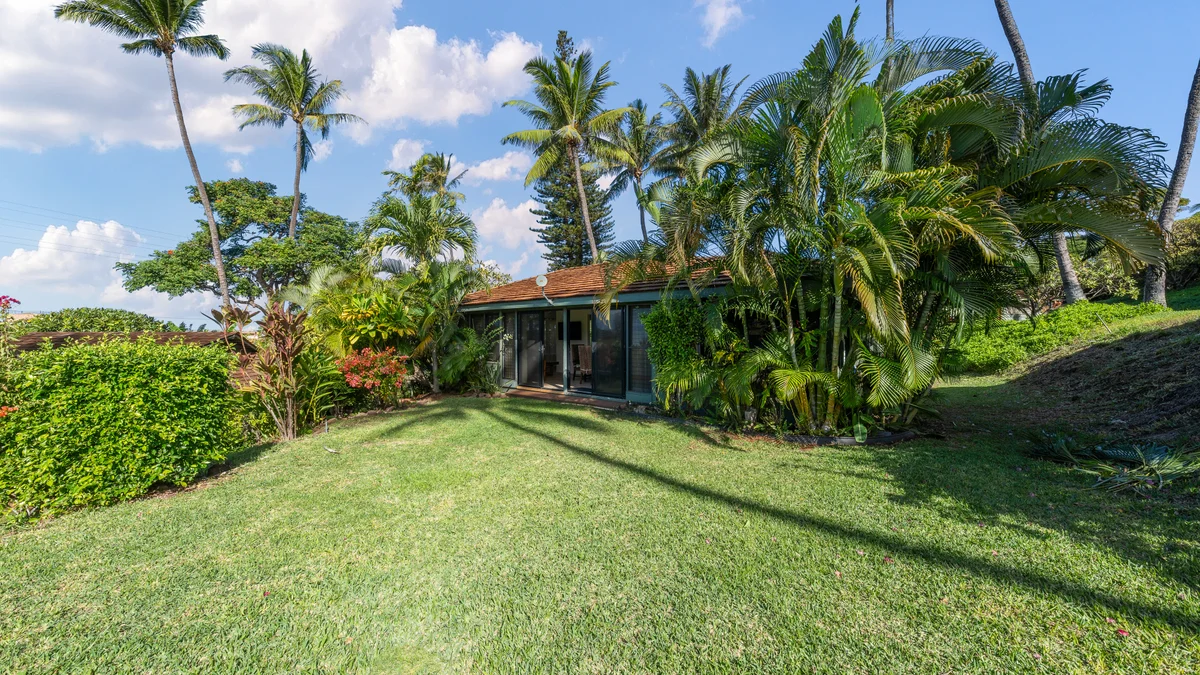 International Colony Club 37