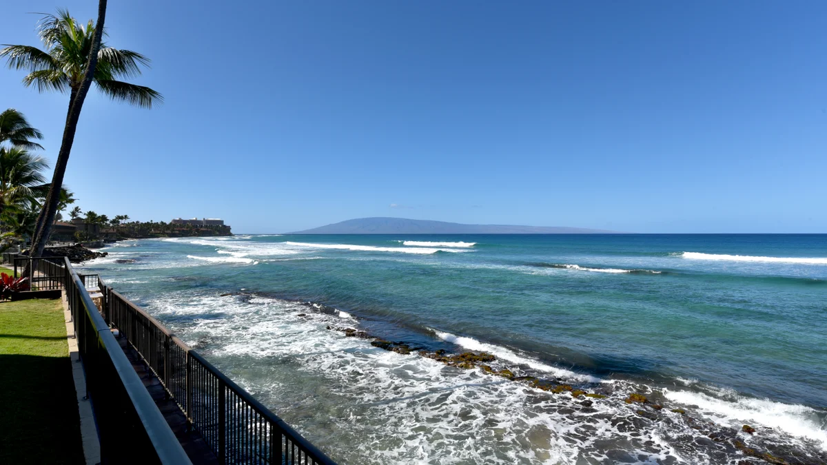 .Hale Ono Loa 102