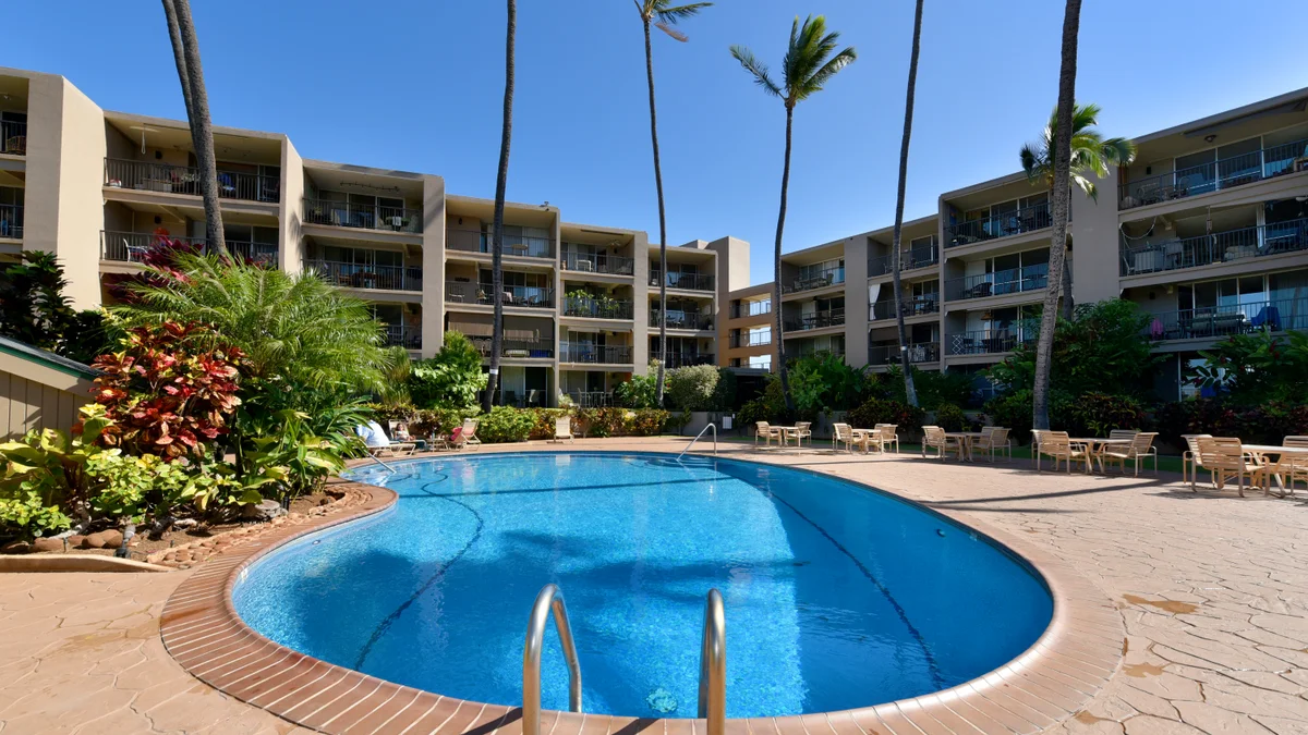 .Hale Ono Loa 102