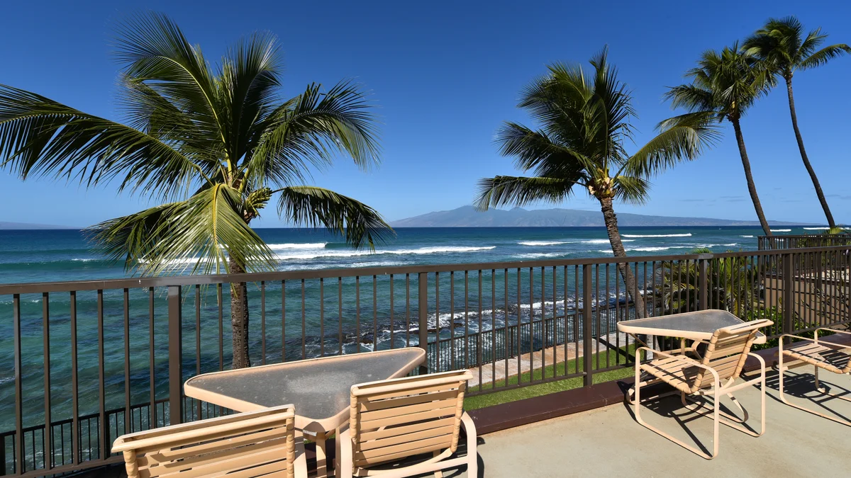 .Hale Ono Loa 102
