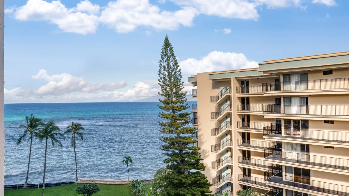 Royal Kahana 701