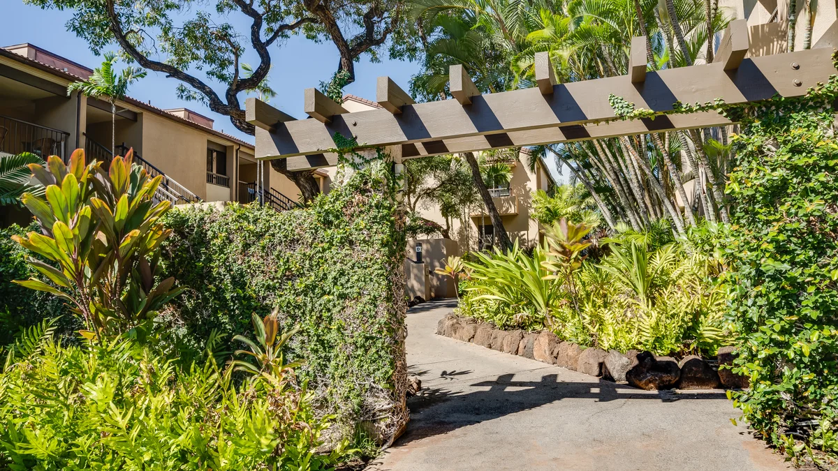 Kaanapali Royal D302