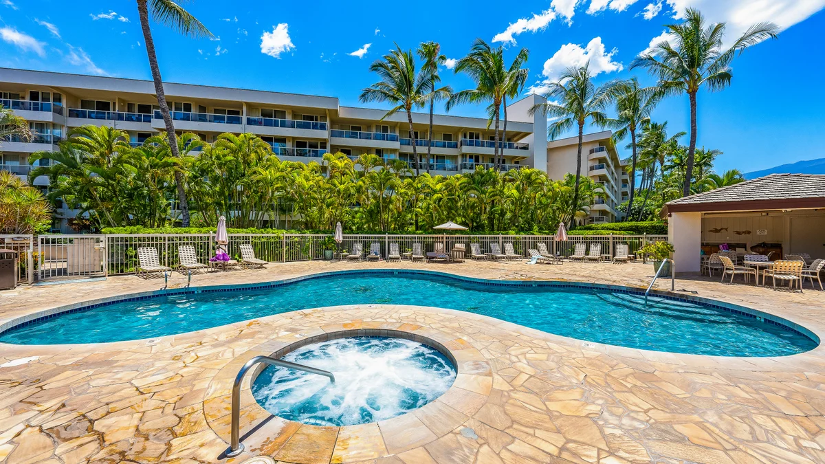 Maui Banyan H207