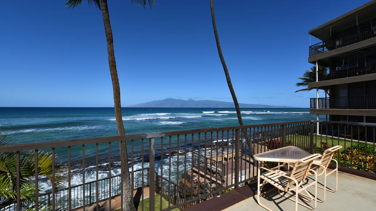 .Hale Ono Loa 102