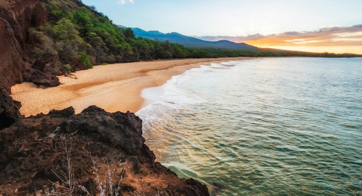 Green And Brown Mountain Beside Body Of Water in Kīhei, HI, United States