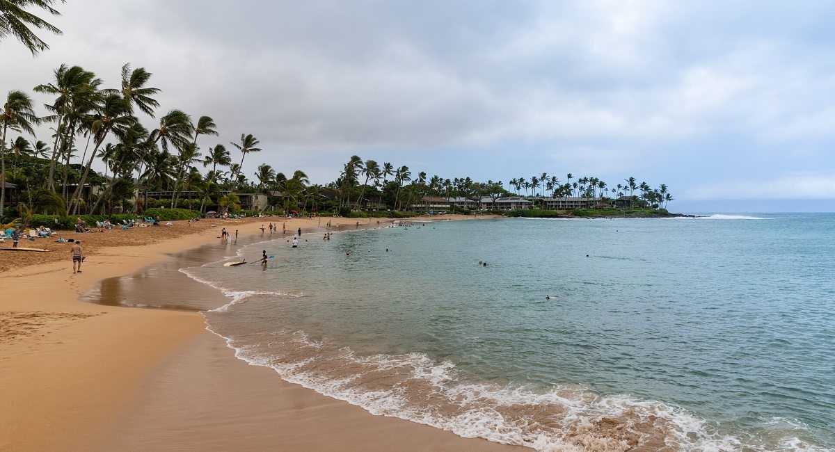 Nāpili Bay beach on Maui
